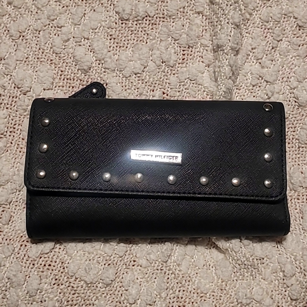 Tommy Hilfiger Black Wallet - Large